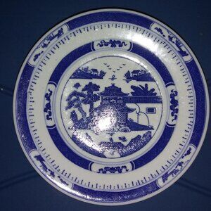 Pagoda blue and white vintage Chinese plate set
